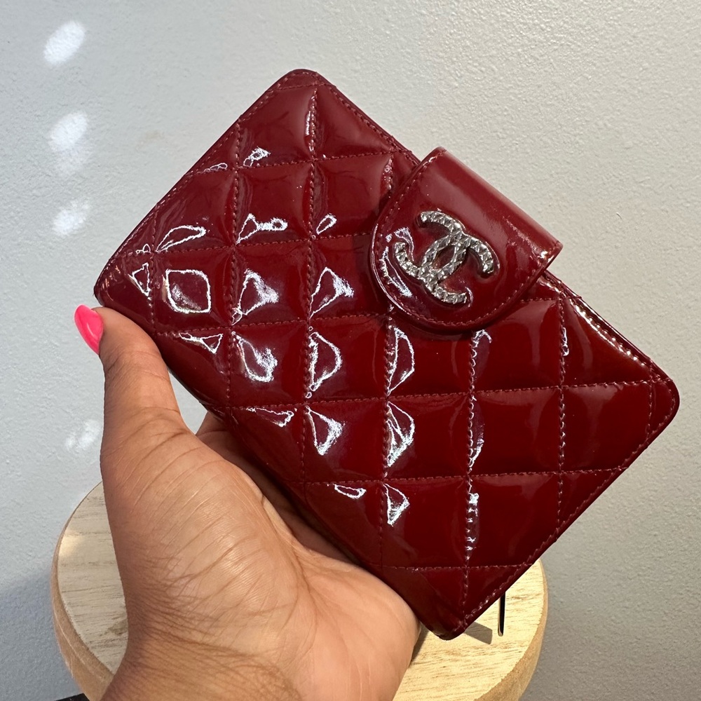 Chanel Red Quilted Women's wallet silver hardware EUC